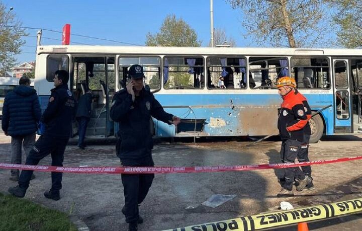 انفجار مرگبار اتوبوس حامل نگهبانان زندانی در ترکیه/ ۵ نفر کشته و زخمی شدند
