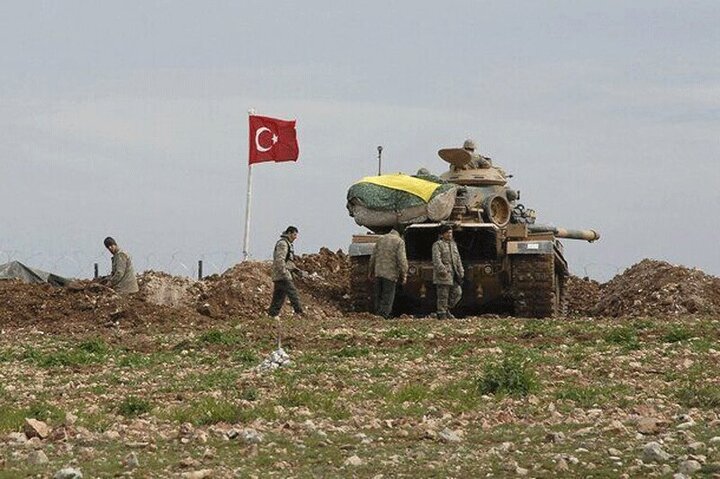 حمله موشکی به پایگاه ترکیه در نزدیکی موصل / فیلم