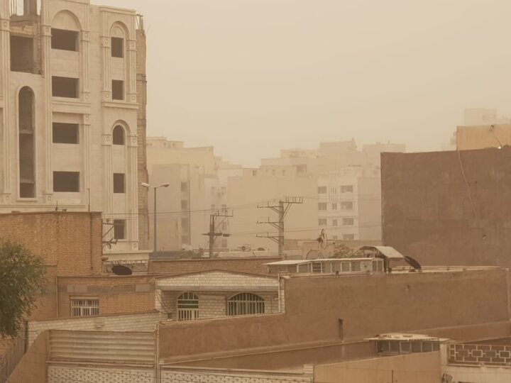 گرد و خاک شدید در ۱۰ شهر خوزستان / مسئولان استان: گردوخاک ناگهانی بود!
