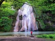 آبشار لوه، آبشاری پله‌ای و بکر در استان گلستان / فیلم