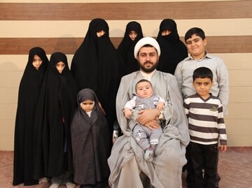 این مرد پدر پرجمعیت‌ترین خانواده ایرانی است! | مرد ۴۰ ساله دارای ۸ دختر و ۵ پسر / فیلم
