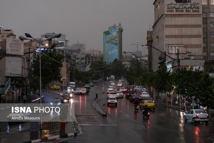  وضعیت جوی استان تهران در پنج روز آینده / وزش باد شدید و رگبار باران در راه است