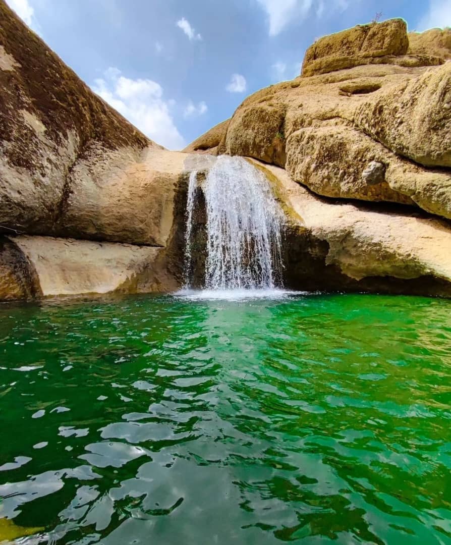 ماجراجویی مبین کروندی در طبیعت زیبای تنگه و آبشار پیازه خرم‌آباد، لرستان