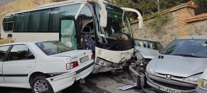 جزییات تصادف اتوبوس با ۱۴ خودرو در تهران اعلام شد