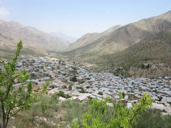 لایزنگان روستایی که بزبرگترین دشت گل را دارد
