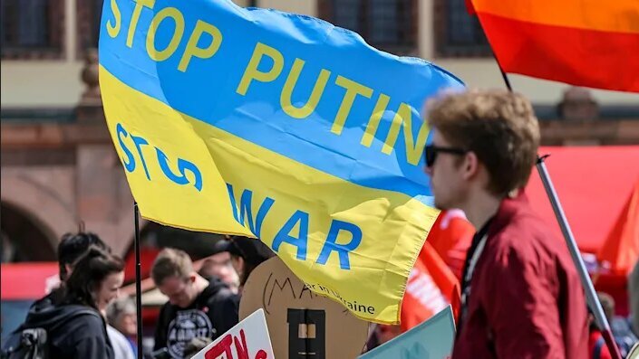 ممنوعیت حمل پرچم اوکراین و روسیه در رژه "روز پیروزی" در آلمان