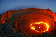 تصاویر دیده نشده از داخل خطرناکترین آتشفشان فعال جهان! / فیلم