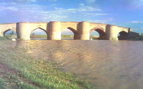 جهان‌آباد یکی  از قدیمی‌ترین پل‌های غرب ایران