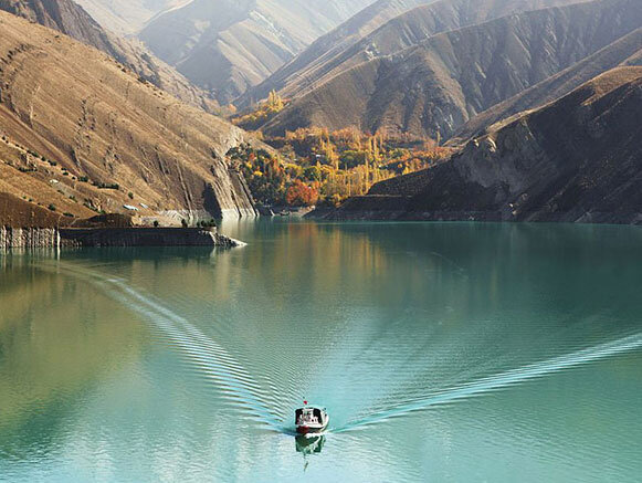با تنها روستای آبی ایران بیشتر آشنا شوید 