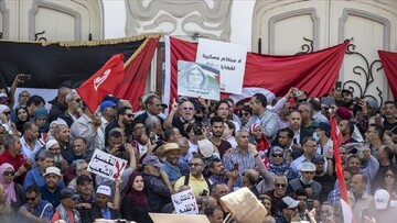 هزاران تونسی علیه قیس سعید به خیابان‌ها آمدند