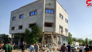 لحظه انفجار ساختمان سه طبقه در گالیکش استان گلستان / عکس و فیلم