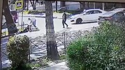 ویدیو هولناک از تصادف وحشتناک موتورسوار با خودرو سواری سر خیابان
