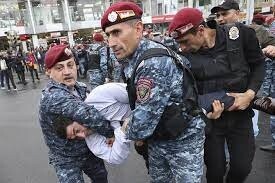 ۷۳ نفر در تظاهرات ضددولتی در ارمنستان دستگیر شدند