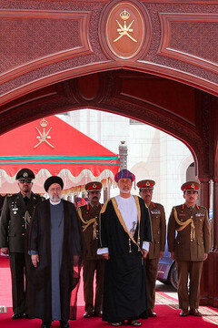 استقبال رسمی سلطان عمان از ابراهیم رئیسی +عکس
