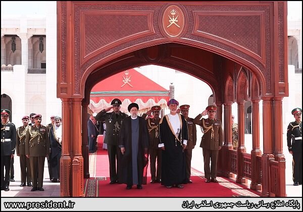 جزئیات مراسم استقبال رسمی سلطان عمان از رئیس جمهور + عکس ها
