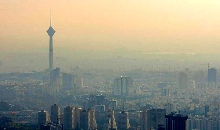 شاخص آلودگی هوا در برخی محلات تهران به ۵۰۰ رسید / احتمال بروز عوارض جدی بر سلامت افراد 