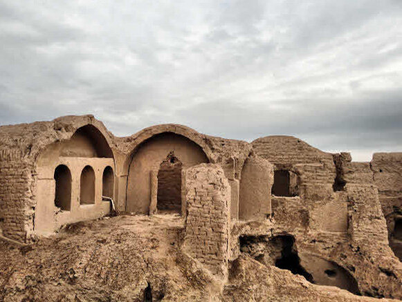 ده‌آباد روستایی با نقش‌هایی از واقعه کربلا در اصفهان 