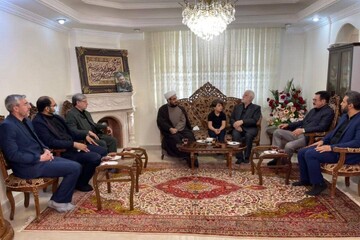 دیدار رییس مرکز ارتباطات مردمی ریاست‌جمهوری با خانواده شهید صیاد خدایی