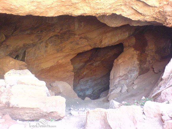 جسد ۲ کوهنورد در غار «اسکندر» پیدا شد