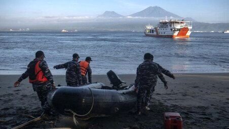  ناپدید شدن ۲۶ نفر در پی واژگونی قایق در اندونزی