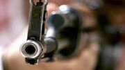 تصاویر هولناک از لحظه شلیک با اسلحه وینچستر در مغازه تعویض روغنی / فیلم