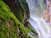 آبشارهای خوشکار تفرجگاه‌هایی مناسب برای کوهنوردی