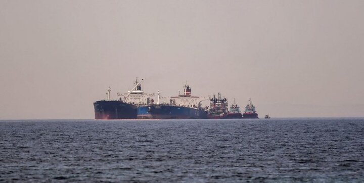 نخستین تصاویر از توقیف نفت‌کش‌های یونانی در خلیج فارس / فیلم