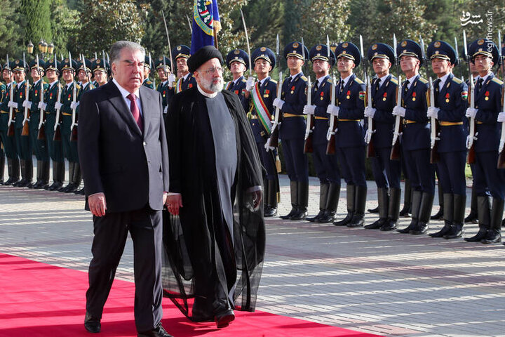 مراسم استقبال رسمی رئیسی از رییس‌جمهور تاجیکستان / فیلم