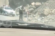 ضرب‌وشتم یک نفر در جاده چالوس توسط یکی از مأموران نیروی انتظامی / فیلم