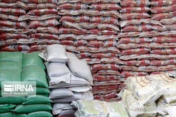 کشف انبار احتکار برنج و آرد در کازرون