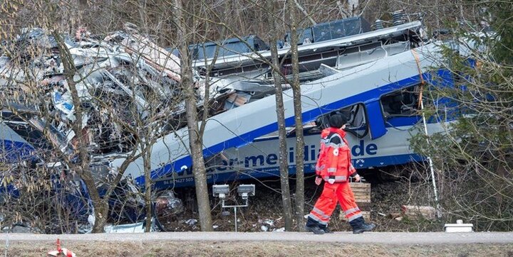 حادثه برای یک قطار در آلمان / ۴ نفر کشته شدند