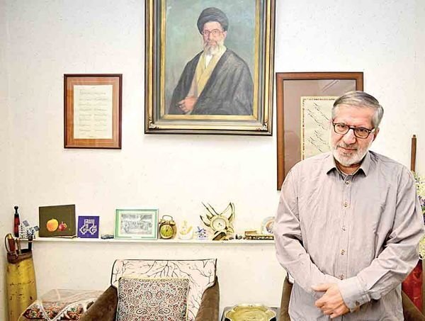 ناگفتههای برادر کمتر شناختهشده رهبری | تا ایشان سوال نکنند، من جواب نمیدهم / آقا مظلوم نیستند، در اوج قدرت هستند / خانهشان گلیم است و موکت