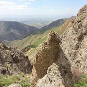 قوشا حووض لار قلعه‌ای دیقدنی در آذربایجان‌شرقی
