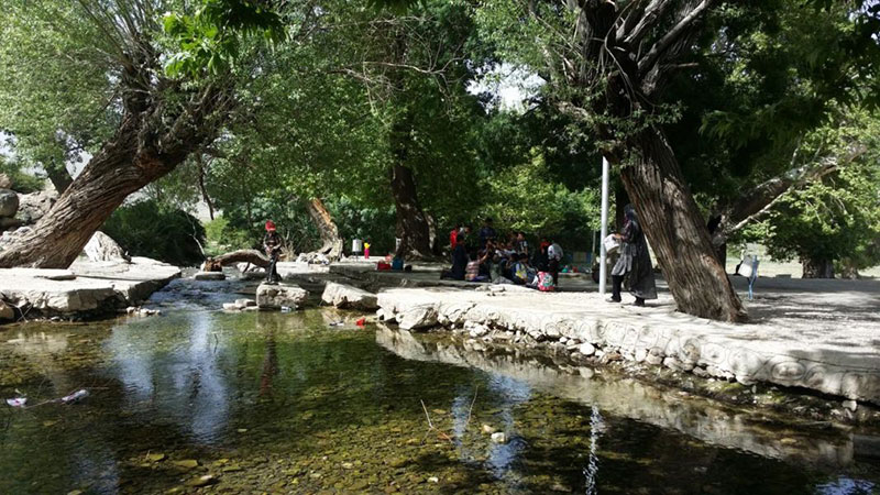 چشمه پیرکدو بوانات مقصدی مناسب برای گردشگری 