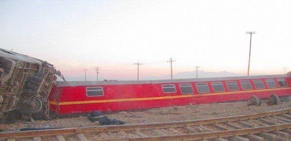 جدیدترین اخبار از خروج قطار مشهد-یزد با ۴۳۰ خدمه و مسافر از ریل /  ۱۷ نفر کشته شدند