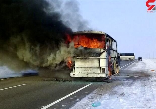 حادثه هولناک در مشهد / اتوبوس کارکنان یک شرکت آتش گرفت