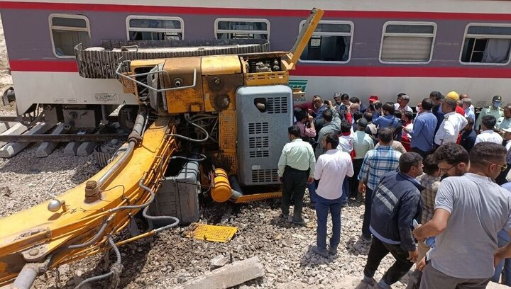 راننده بیل مکانیکی مقصر تصادف مرگبار قطار مشهد - یزد شد؟