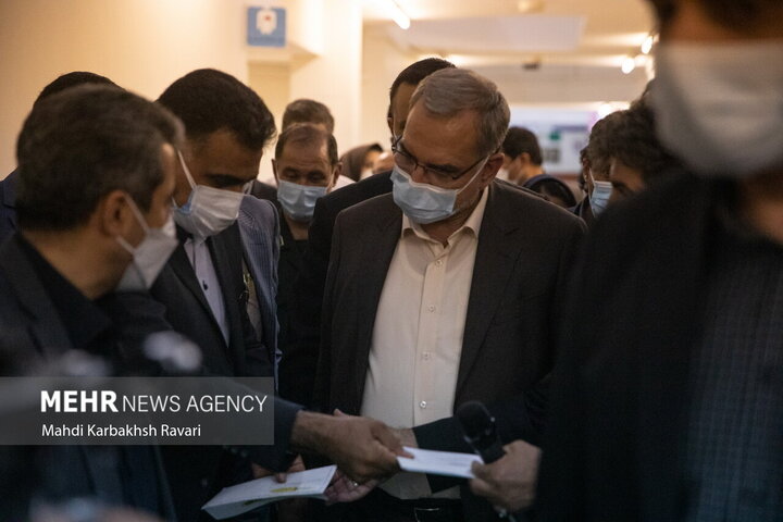 وزیر بهداشت: دارو با ارز ۴۲۰۰ تومانی تامین می‌شود