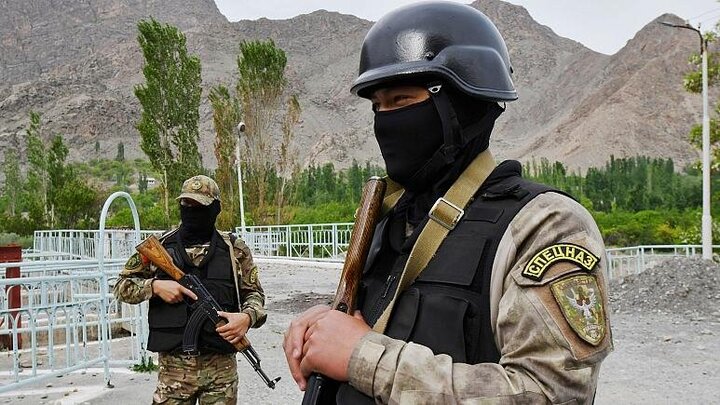 ۴ کشته و زخمی در پی درگیری مرزی تاجیکستان و قرقیزستان