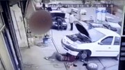 تصاویر حیرت انگیز از زنده ماندن معجزه آسای مرد تعمیرکار در زیر خودروی ال نود در میانه / فیلم
