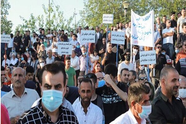 مردم اربیل عراق در اعتراض به افزایش قیمت سوخت به خیابان‌ها آمدند