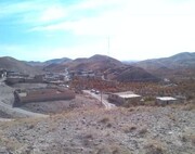 برج چشمه مولید روستایی با نمای کوهستانی