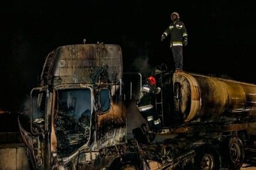 ویدیو دلخراش از لحظه برخورد مرگبار کامیون با مینی بوس کارگران معدن زرند + سه فوتی