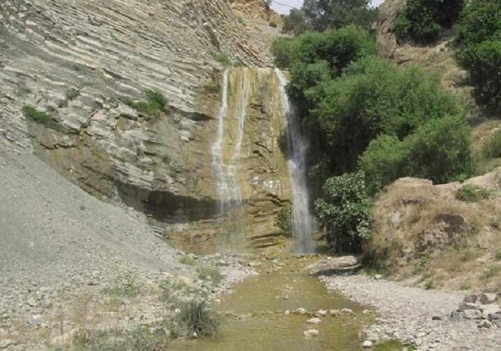 آما آبشاری طبیعی در ایلام 