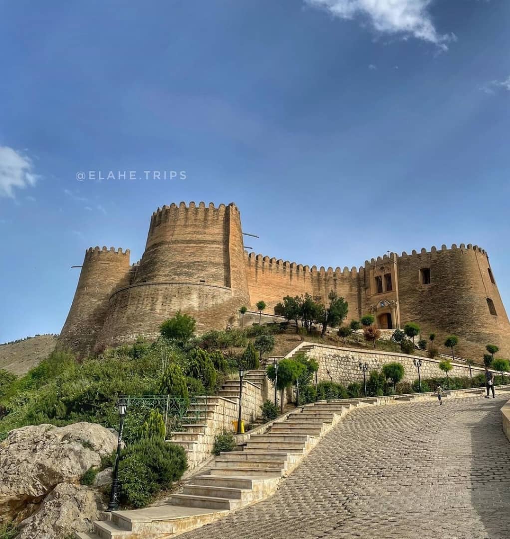 روایت الهه علیخانی از قلعه‌ی تاریخی فلک افلاک در استان لرستان