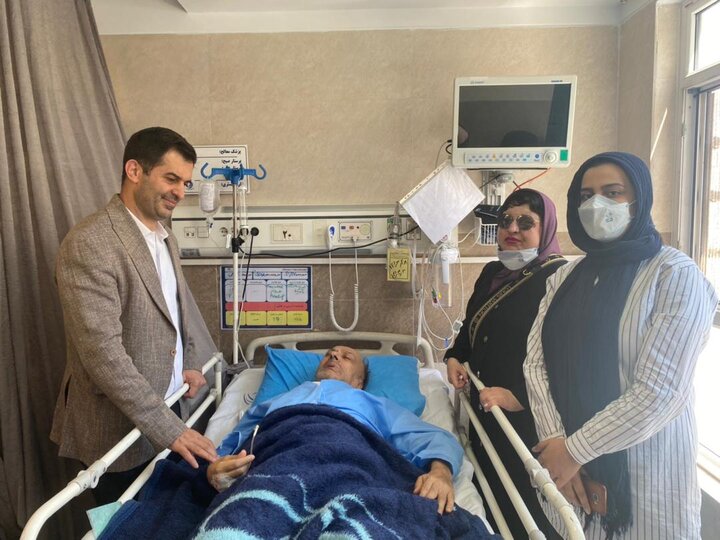 عیادت خشایار نادی، دبیر کل حزب ایران قوی از برخی از بیماران بیمارستان حضرت رسول اکرم (ص)