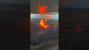 ویدیو دیده نشده از تماشای فوران آتشفشان از داخل هواپیما