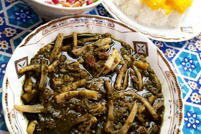 سفره‌ای رنگارنگ با غذاهای محلی آذربایجان‌غربی 