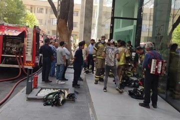 آتش‌سوزی مجتمع تجاری رویال در الهیه تهران / فیلم