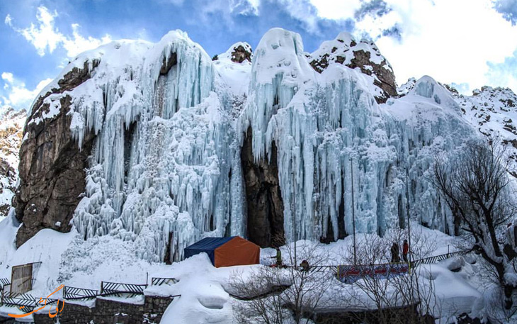 آبشار یخی هملون مقصدی مناسب برای تعطیلات آخر هفته تهرانی‌ها